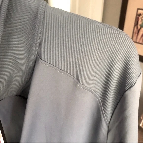Size 1X NWT Under Armour Athletic Jacket ($80) Zippered Gray/Blue - Picture 6 of 11